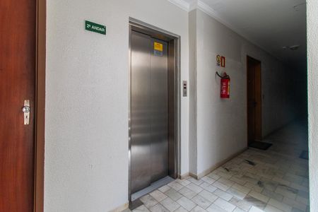 Apartamento para alugar com 69m², 2 quartos e sem vagaElevador
