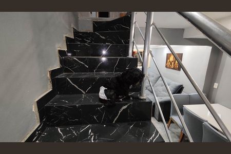 Casa à venda com 110m², 4 quartos e 2 vagasEscadas