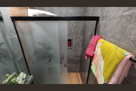 Casa à venda com 110m², 4 quartos e 2 vagasBanheiro social