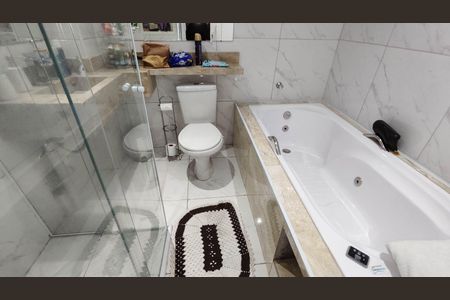 Casa à venda com 110m², 4 quartos e 2 vagasBanheiro da Suíte