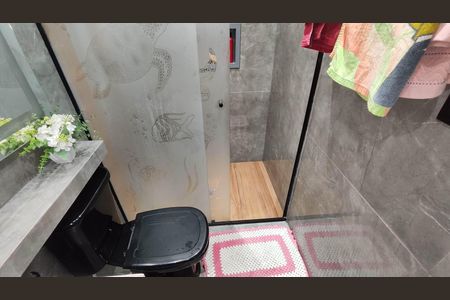 Casa à venda com 110m², 4 quartos e 2 vagasBanheiro social