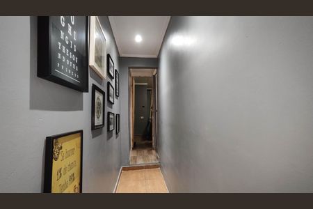 Casa à venda com 110m², 4 quartos e 2 vagasCorredor