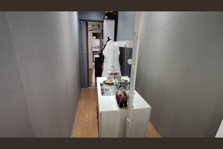 Casa à venda com 110m², 4 quartos e 2 vagasCorredor