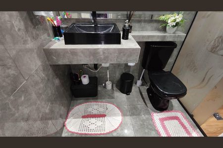 Casa à venda com 110m², 4 quartos e 2 vagasBanheiro social