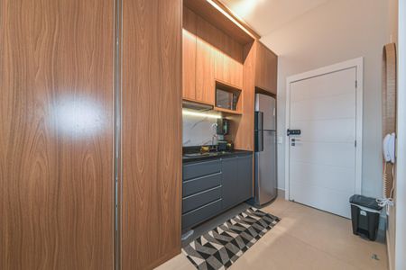 Cozinha de kitnet/studio à venda com 1 quarto, 24m² em Jardim das Acacias, São Paulo