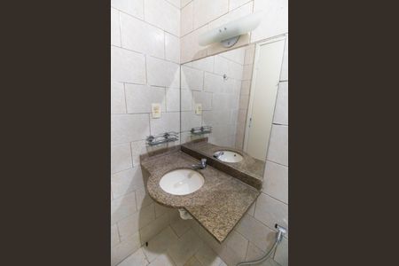 Casa de condomínio para alugar com 189m², 3 quartos e 3 vagasBanheiro da Suíte