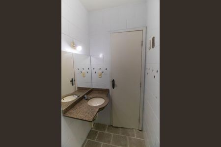 Casa de condomínio para alugar com 189m², 3 quartos e 3 vagasBanheiro Social