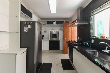 Casa para alugar com 156m², 3 quartos e 3 vagasCozinha 