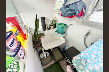 Apartamento à venda com 60m², 2 quartos e 1 vaga Apartamento à venda com 60m², 2 quartos e 1 vagaÁrea de Serviço