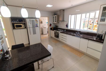 Casa de condomínio à venda com 414m², 3 quartos e 4 vagasCOZINHA