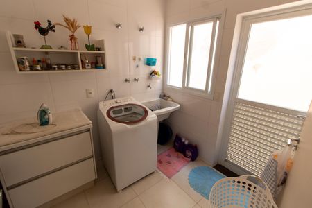 Casa de condomínio à venda com 414m², 3 quartos e 4 vagasÁREA DE SERVIÇO