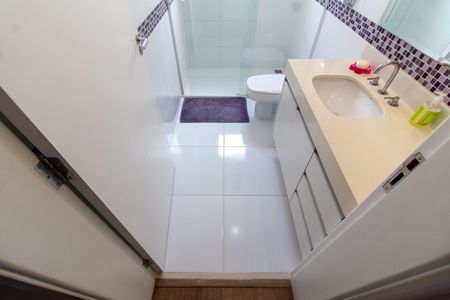 Casa de condomínio à venda com 414m², 3 quartos e 4 vagasBANHEIRO  DA SUITE 2