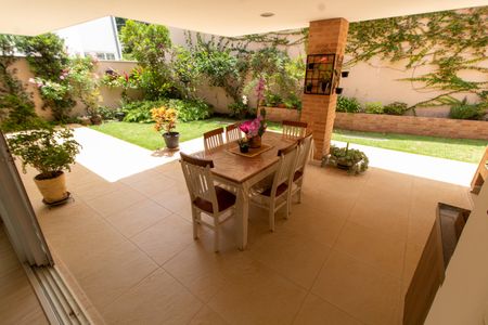 Casa de condomínio à venda com 414m², 3 quartos e 4 vagasÁREA GOURMET