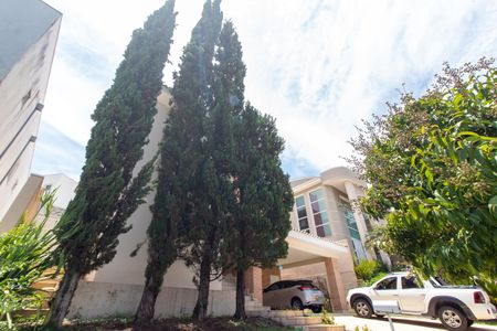 Casa de condomínio à venda com 414m², 3 quartos e 4 vagasFACHADA