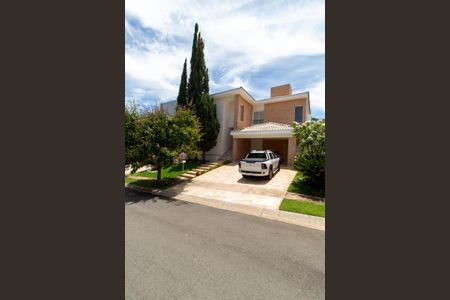 Casa de condomínio à venda com 414m², 3 quartos e 4 vagasFACHADA