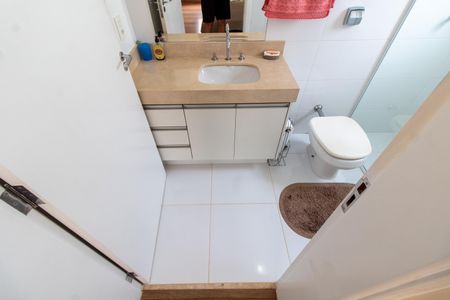 Casa de condomínio à venda com 414m², 3 quartos e 4 vagasBANHEIRO DA SUITE 3