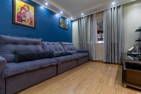 Casa à venda com 135m², 3 quartos e 2 vagas Casa à venda com 135m², 3 quartos e 2 vagasSala