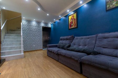 Casa à venda com 135m², 3 quartos e 2 vagas Casa à venda com 135m², 3 quartos e 2 vagasSala