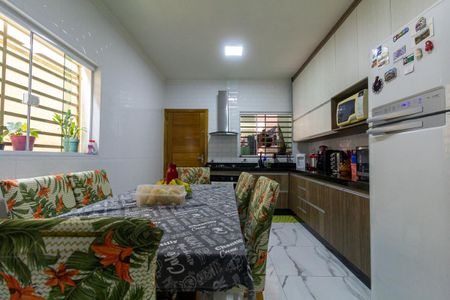 Casa à venda com 135m², 3 quartos e 2 vagas Casa à venda com 135m², 3 quartos e 2 vagasCozinha