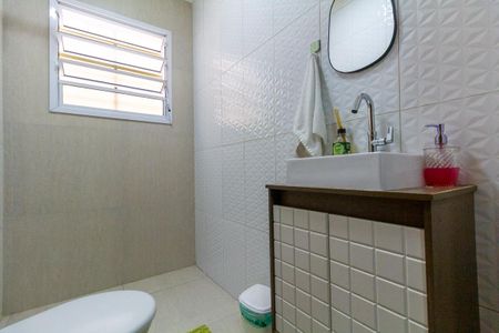 Casa à venda com 135m², 3 quartos e 2 vagas Casa à venda com 135m², 3 quartos e 2 vagasBanheiro 1