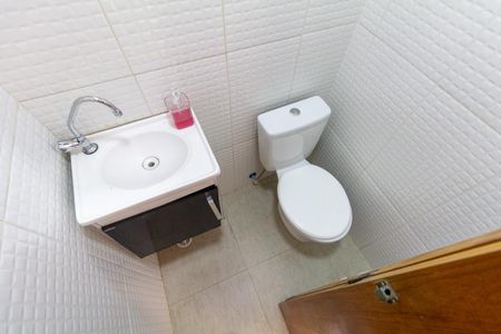 Casa à venda com 135m², 3 quartos e 2 vagas Casa à venda com 135m², 3 quartos e 2 vagasLavabo