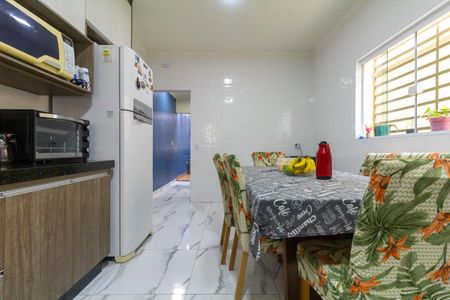 Casa à venda com 135m², 3 quartos e 2 vagas Casa à venda com 135m², 3 quartos e 2 vagasCozinha