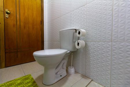 Casa à venda com 135m², 3 quartos e 2 vagas Casa à venda com 135m², 3 quartos e 2 vagasBanheiro 1