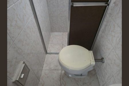 Casa à venda com 350m², 4 quartos e 8 vagasBanheiro de Serviço