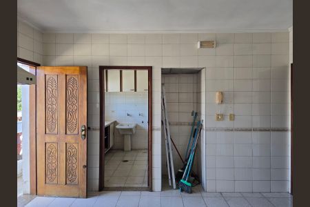 Casa à venda com 350m², 4 quartos e 8 vagasCozinha 