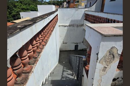 Casa à venda com 350m², 4 quartos e 8 vagasVaranda 