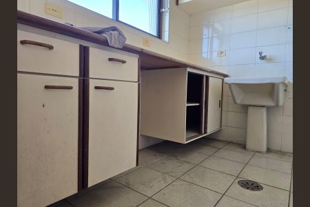 Casa à venda com 350m², 4 quartos e 8 vagasÁrea de Serviço