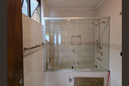 Casa à venda com 350m², 4 quartos e 8 vagasBanheiro Social