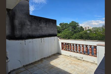 Casa à venda com 350m², 4 quartos e 8 vagasVaranda 