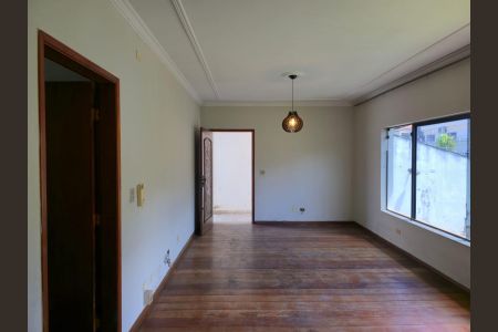 Casa à venda com 350m², 4 quartos e 8 vagasSala 