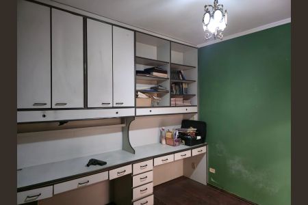 Casa à venda com 350m², 4 quartos e 8 vagasQuarto 03 acesso ao Jardim de inverno 