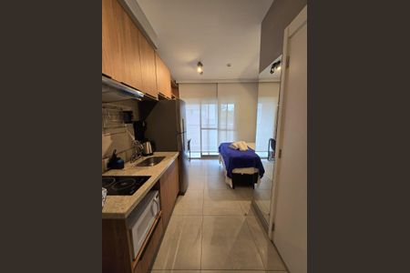 Cozinha de kitnet/studio para alugar com 1 quarto, 25m² em Butantã, São Paulo