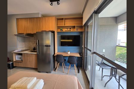 Cozinha de kitnet/studio para alugar com 1 quarto, 25m² em Butantã, São Paulo