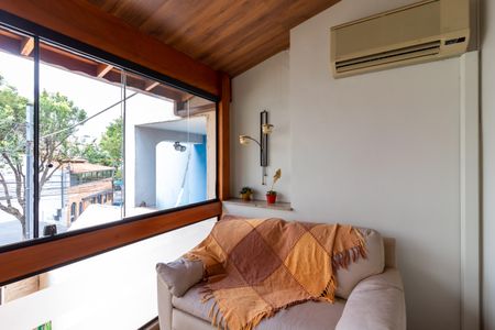 Casa à venda com 255m², 3 quartos e 2 vagas Casa à venda com 255m², 3 quartos e 2 vagasVaranda da Sala