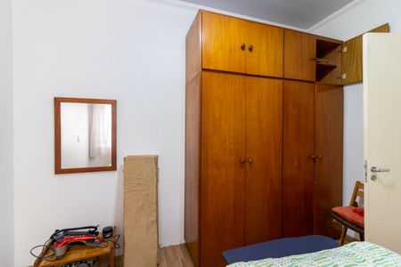 Casa à venda com 255m², 3 quartos e 2 vagas Casa à venda com 255m², 3 quartos e 2 vagasEdícula - Quarto