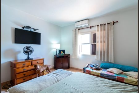 Casa à venda com 255m², 3 quartos e 2 vagas Casa à venda com 255m², 3 quartos e 2 vagasQuarto 1