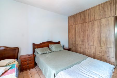 Casa à venda com 255m², 3 quartos e 2 vagas Casa à venda com 255m², 3 quartos e 2 vagasQuarto 1