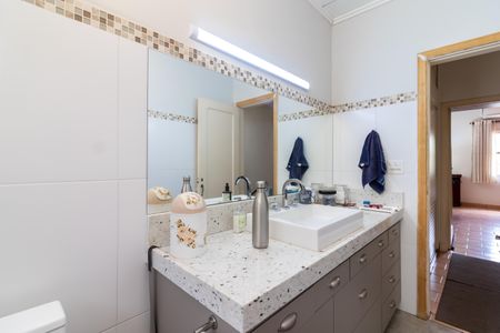 Casa à venda com 255m², 3 quartos e 2 vagas Casa à venda com 255m², 3 quartos e 2 vagasBanheiro 1