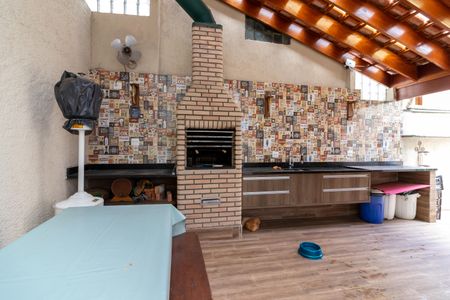 Casa à venda com 255m², 3 quartos e 2 vagas Casa à venda com 255m², 3 quartos e 2 vagasChurrasqueira