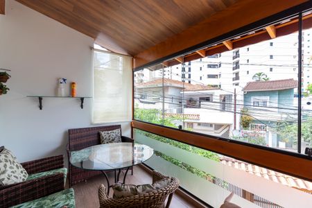 Casa à venda com 255m², 3 quartos e 2 vagas Casa à venda com 255m², 3 quartos e 2 vagasVaranda da Sala