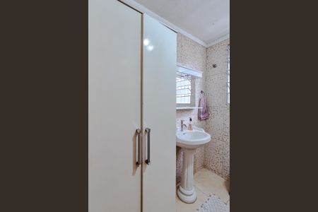 Casa à venda com 137m², 4 quartos e 2 vagasBanheiro