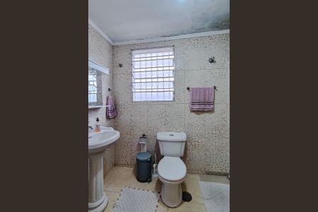 Casa à venda com 137m², 4 quartos e 2 vagasBanheiro