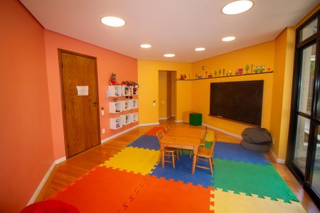 Apartamento para alugar com 122m², 3 quartos e 2 vagasÁrea comum - Brinquedoteca