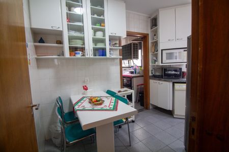 Apartamento para alugar com 122m², 3 quartos e 2 vagasCopa