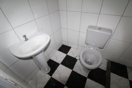 Banheiro de casa para alugar com 1 quarto, 30m² em Cidade Morumbi, São José dos Campos