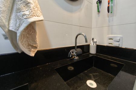 Banheiro de apartamento à venda com 2 quartos, 59m² em Jardim Pauliceia, Campinas